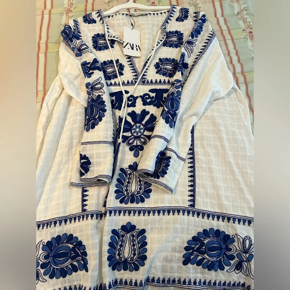 Zara tunic White and Blue Embroidered Detail - Picture 3 of 3